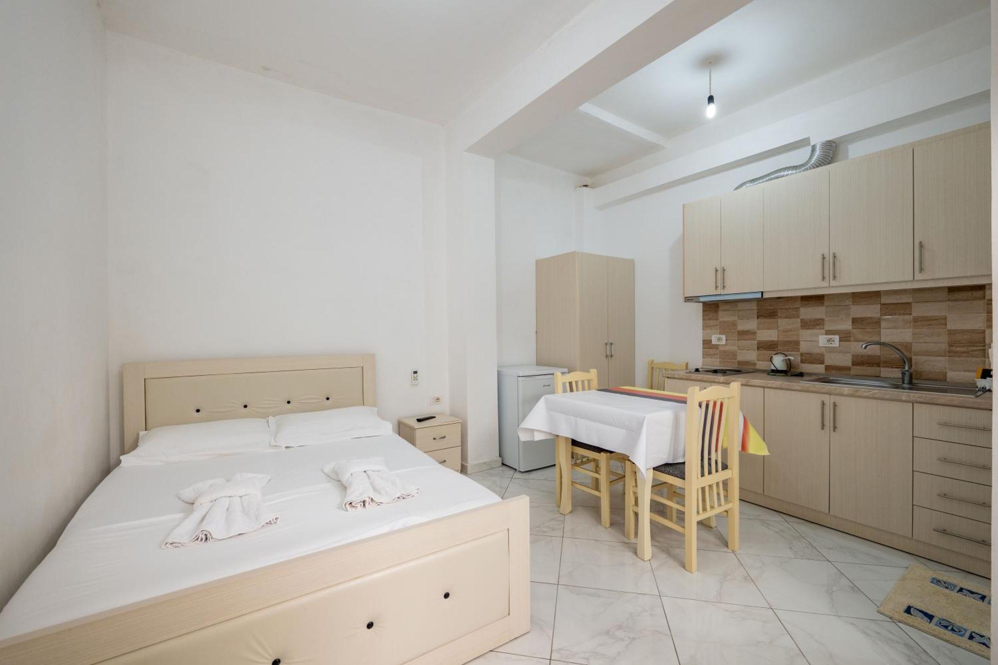 Vila Celi Sarandë Buitenkant foto